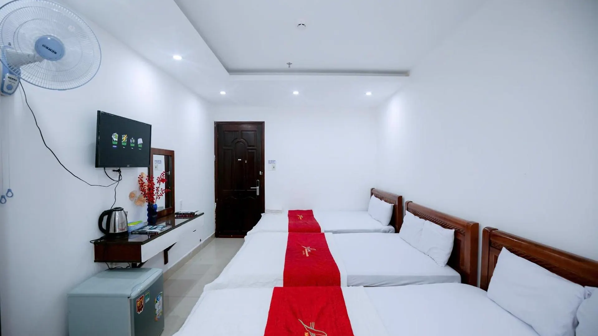 Nam Phuong Hotel فونج تاو 2*,